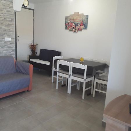 Apartmani Roza Лопар Стая снимка