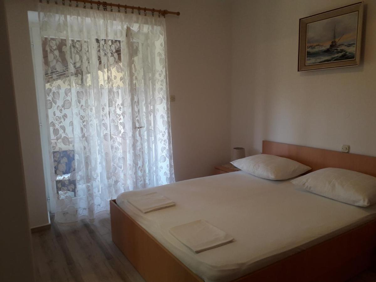 Apartmani Roza Лопар Екстериор снимка