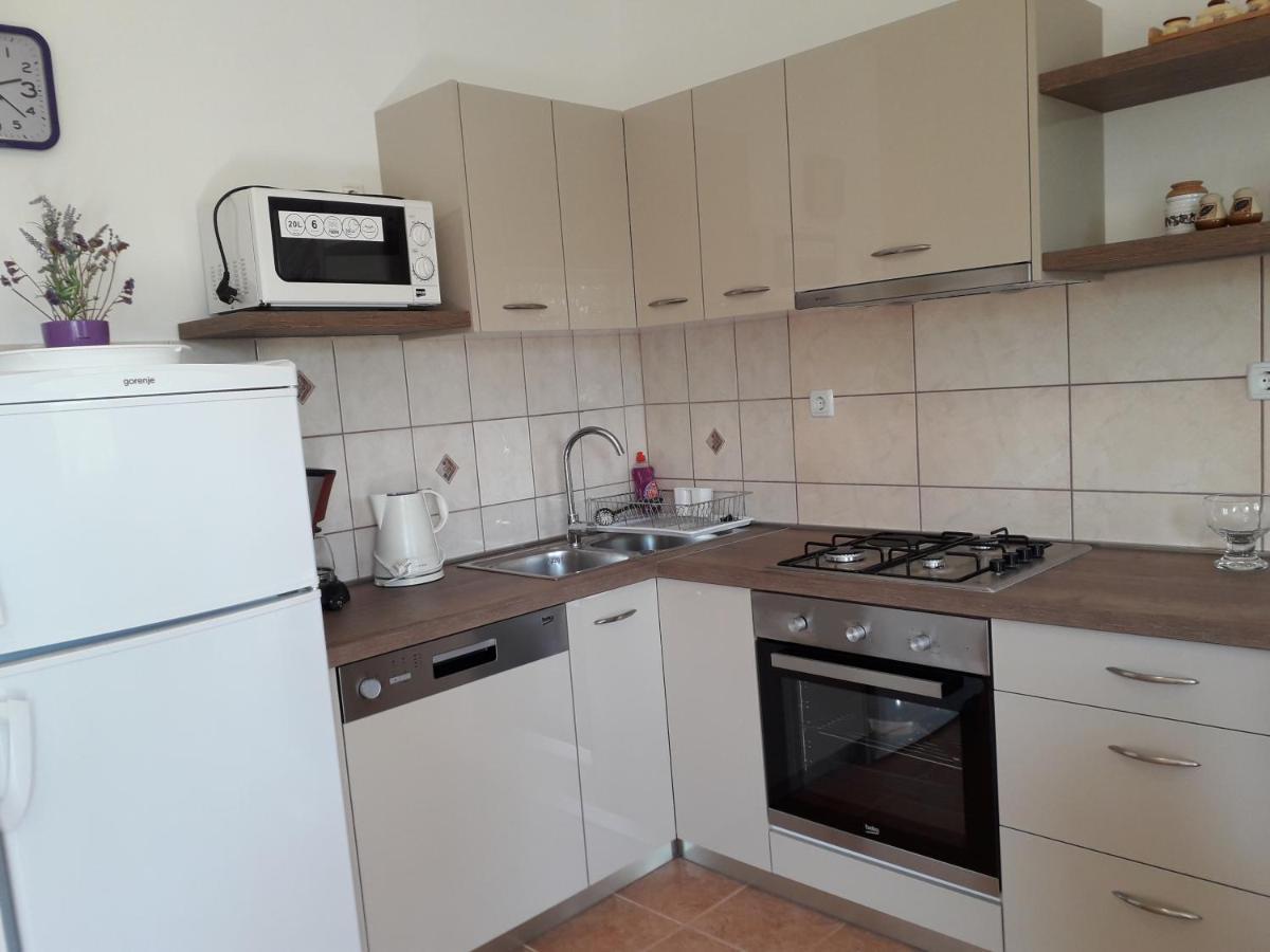 Apartmani Roza Лопар Екстериор снимка