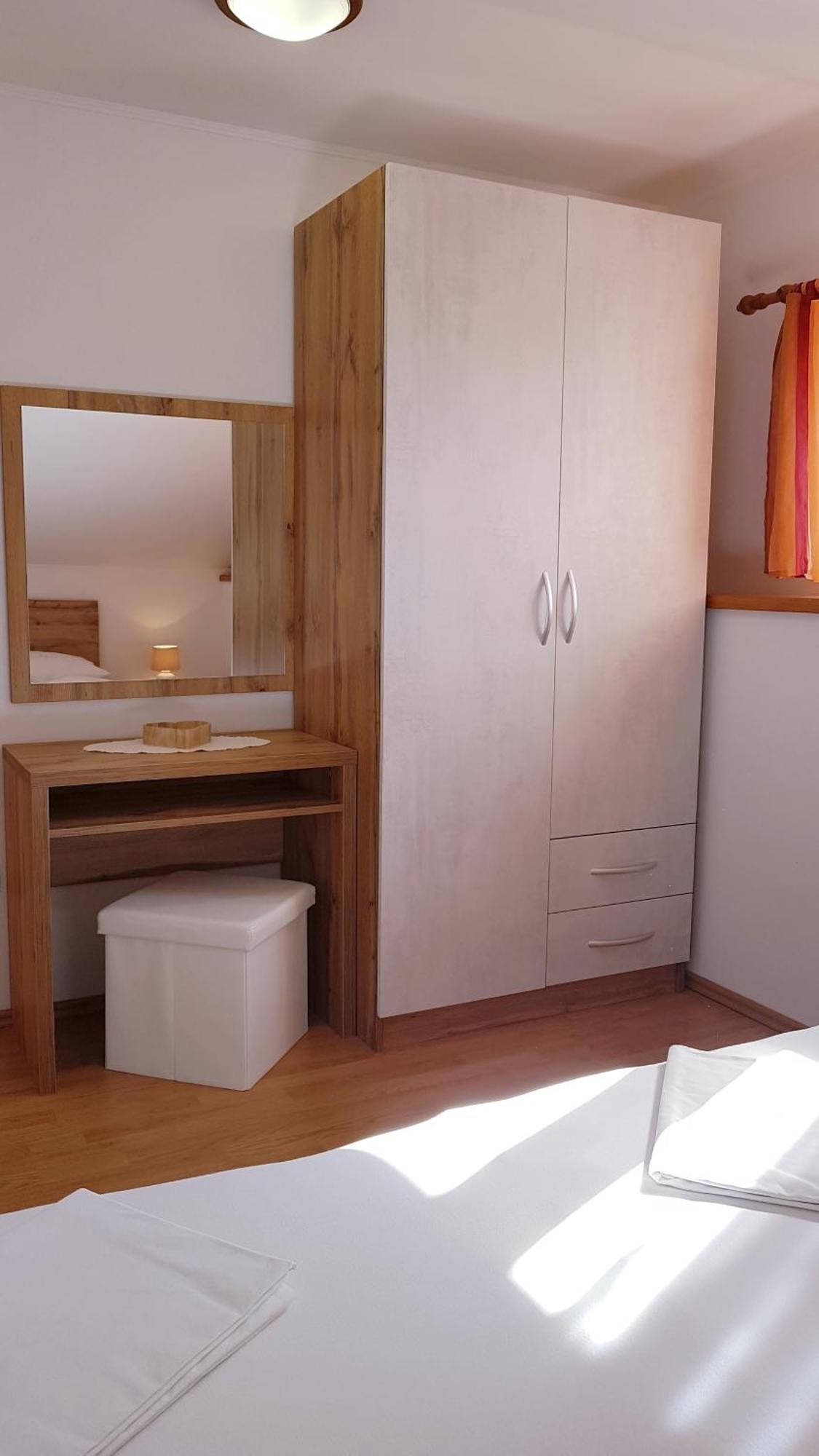 Apartmani Roza Лопар Екстериор снимка